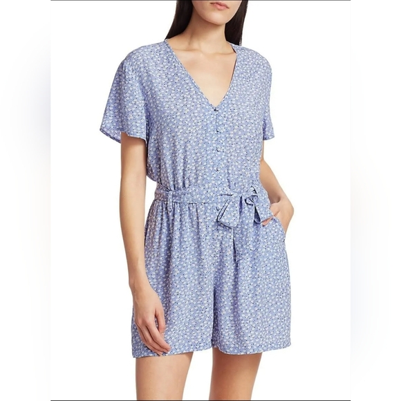 Rails Pants - Rails Women’s Sophia Sky Blue Daisies Romper Belted V-Neck Short Sleeve Size Med